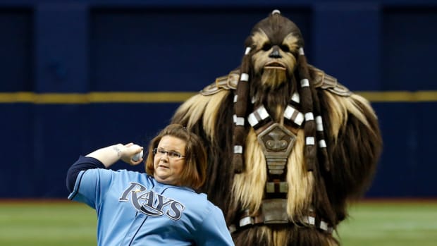 chewbacca-mom-video-rays-first-pitch.jpg